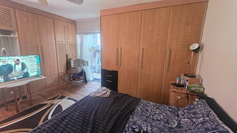 5 Bedroom Property for Sale in Kensington Western Cape